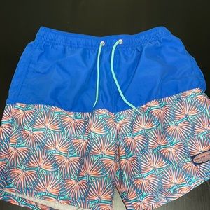 Vineyard vines 5inch inseam swim trunks